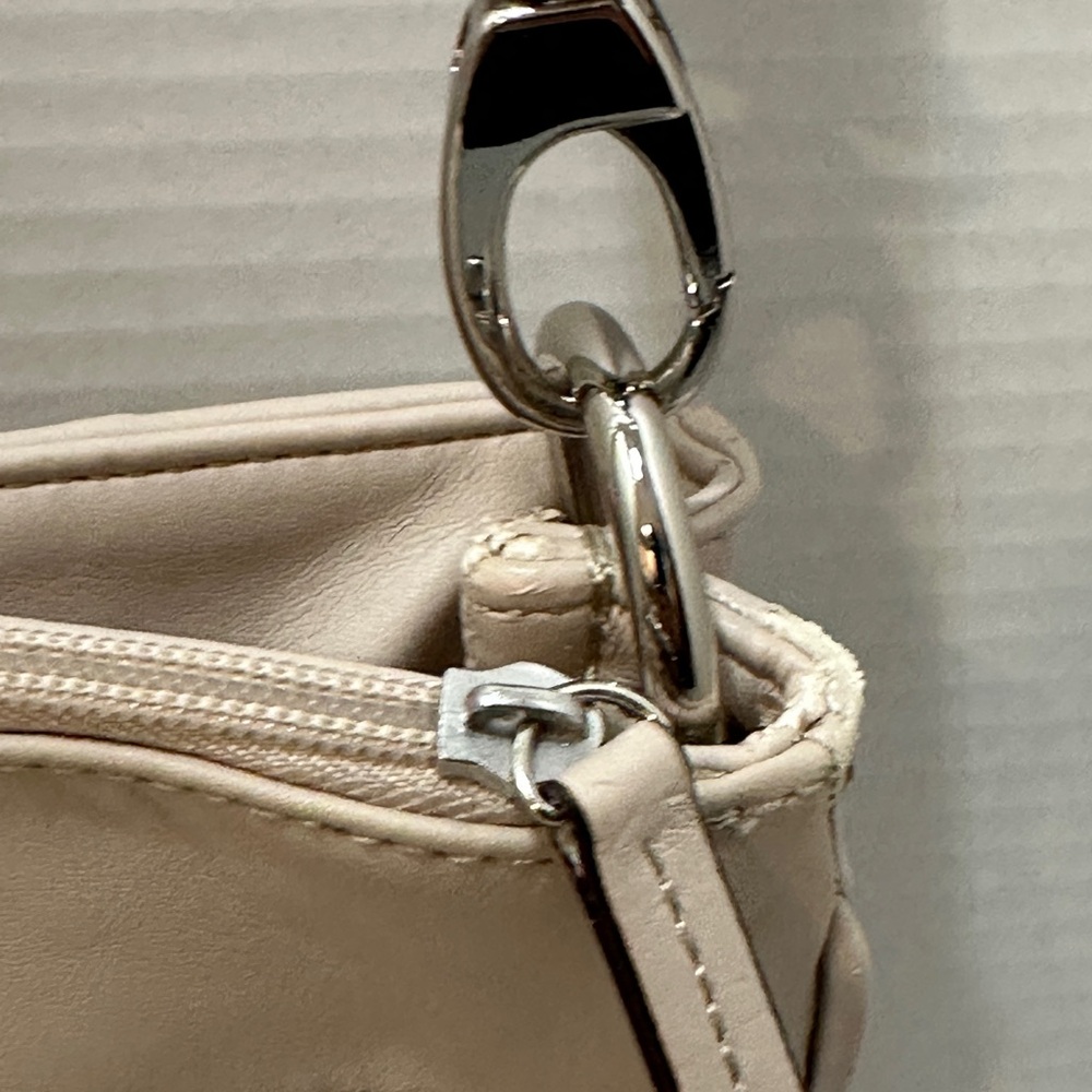 Tignanello Cream Leather Handbag - shoulder or crossbody - Picture 9 of 9